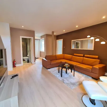 Lejlighed Beautiful 3-bedroom Near Center, 110m2, Great Location