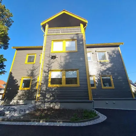 Beautiful 3-bedroom Near Center, 110m2, Great Location Apartamento